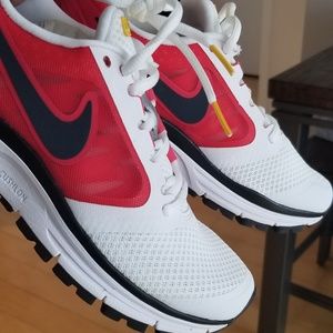 NEW Nike Women's Vemero 8 Livestrong Running Shoes